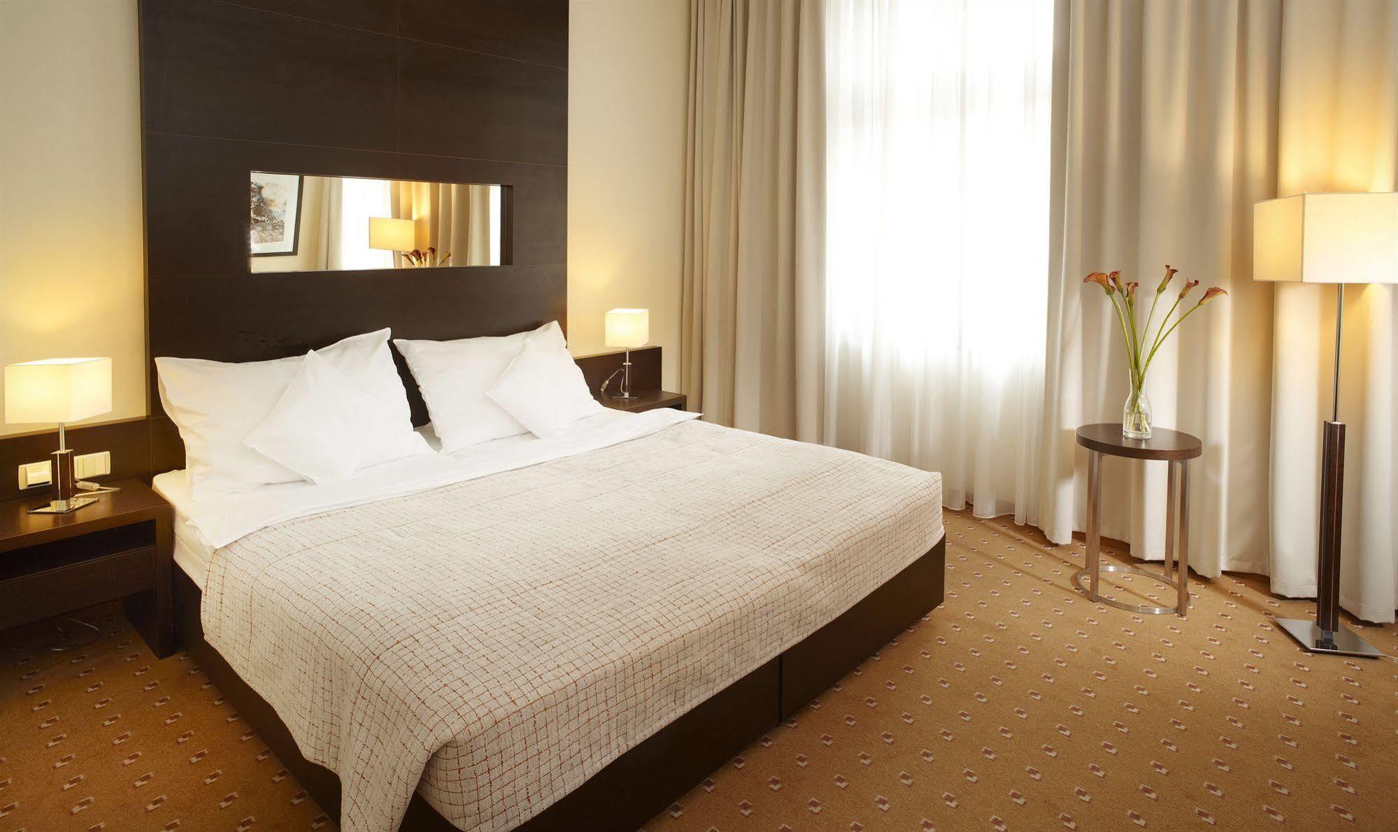 Clarion Hotel 4*