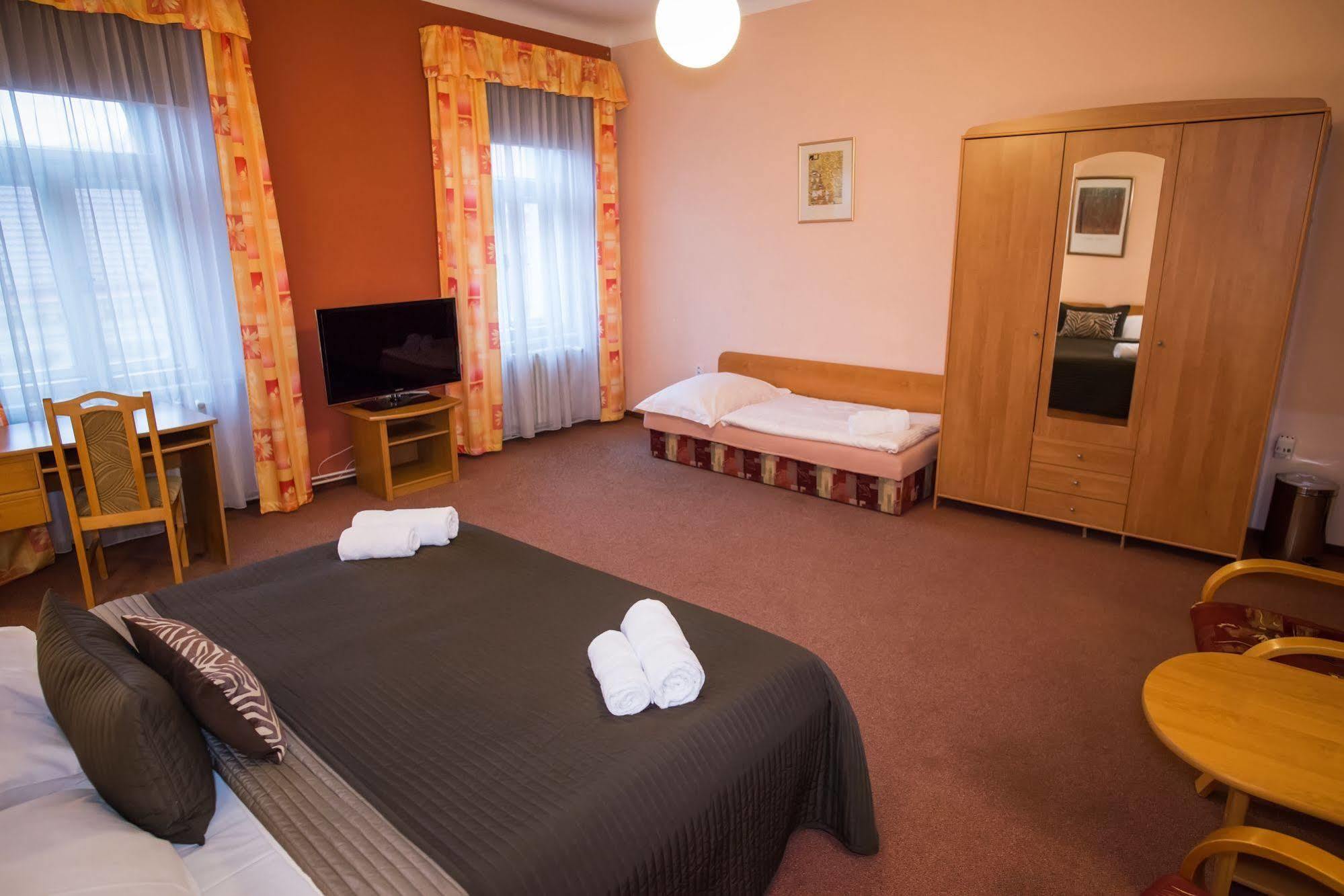 Bell Hotel