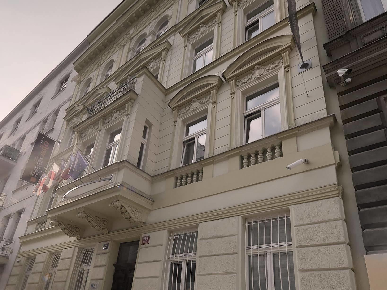Downtown Kodanska Apart Otel 4*