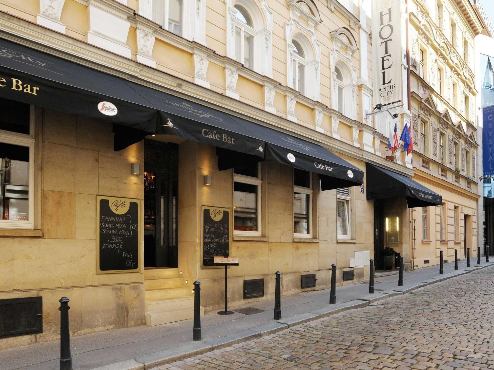 Numa Root Aparthotel 4*