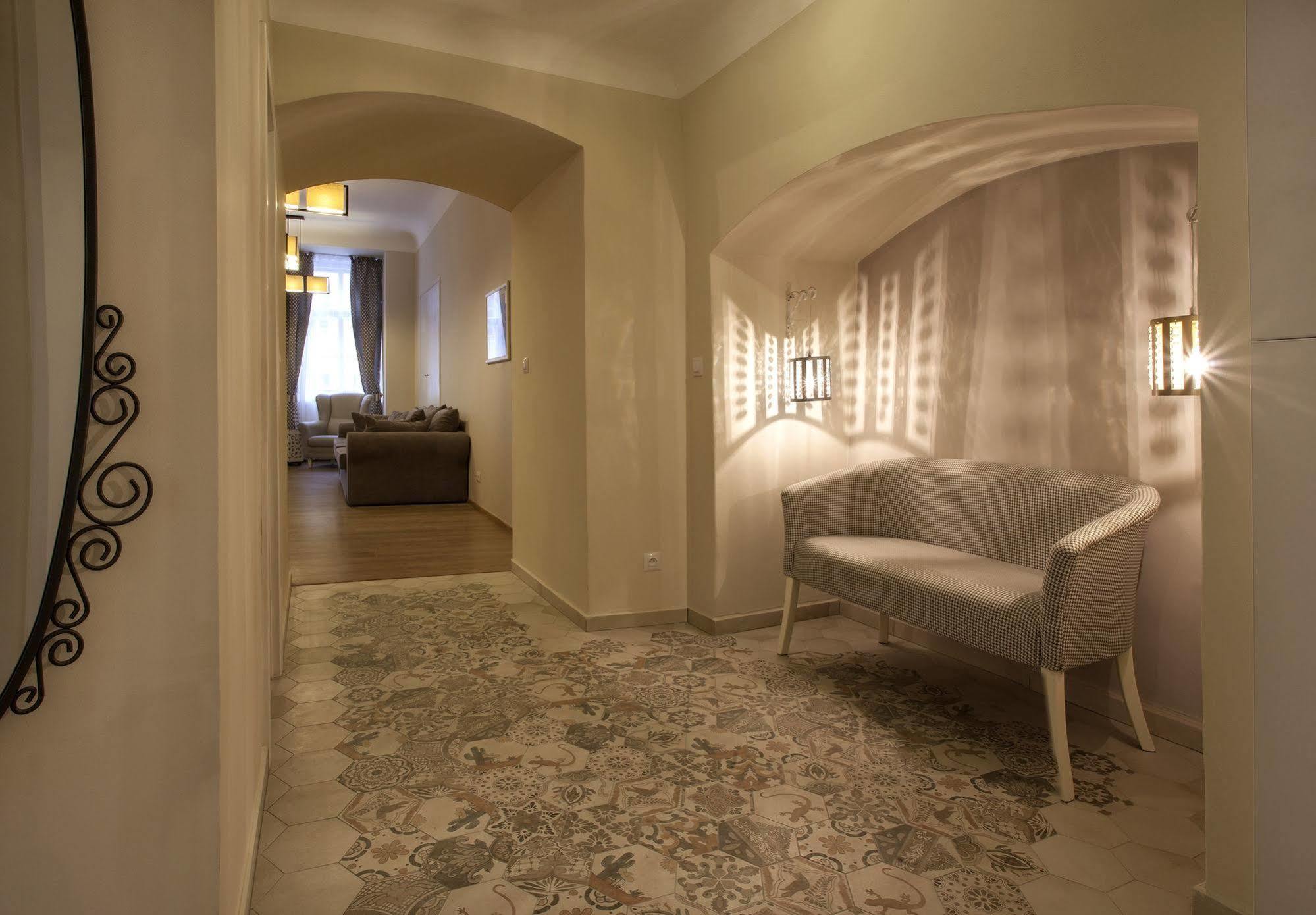 Otel Corto Old Town 3*