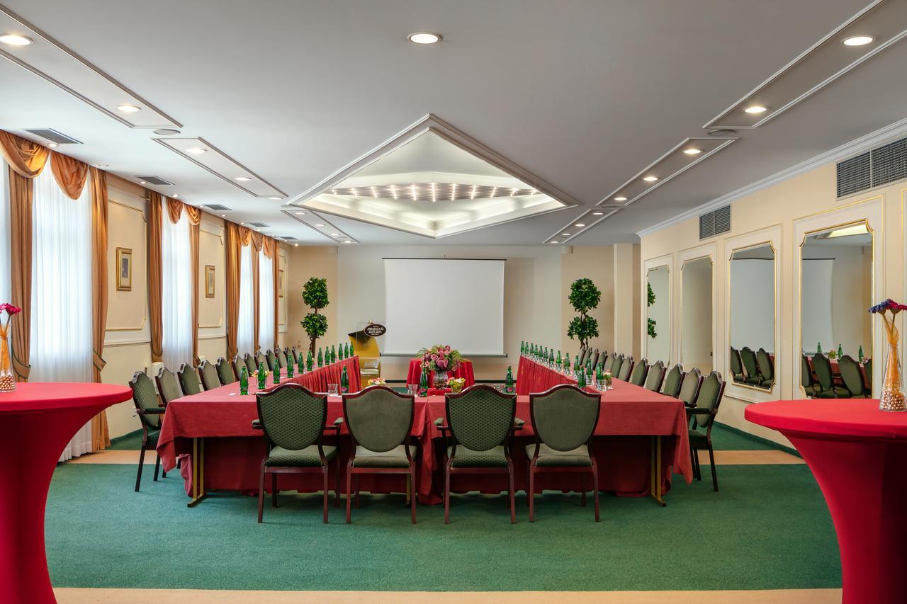 Otel Ambassador Zlata Husa