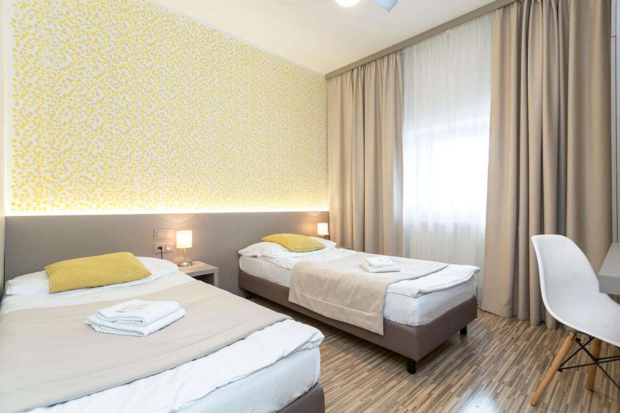 Akat Guest house