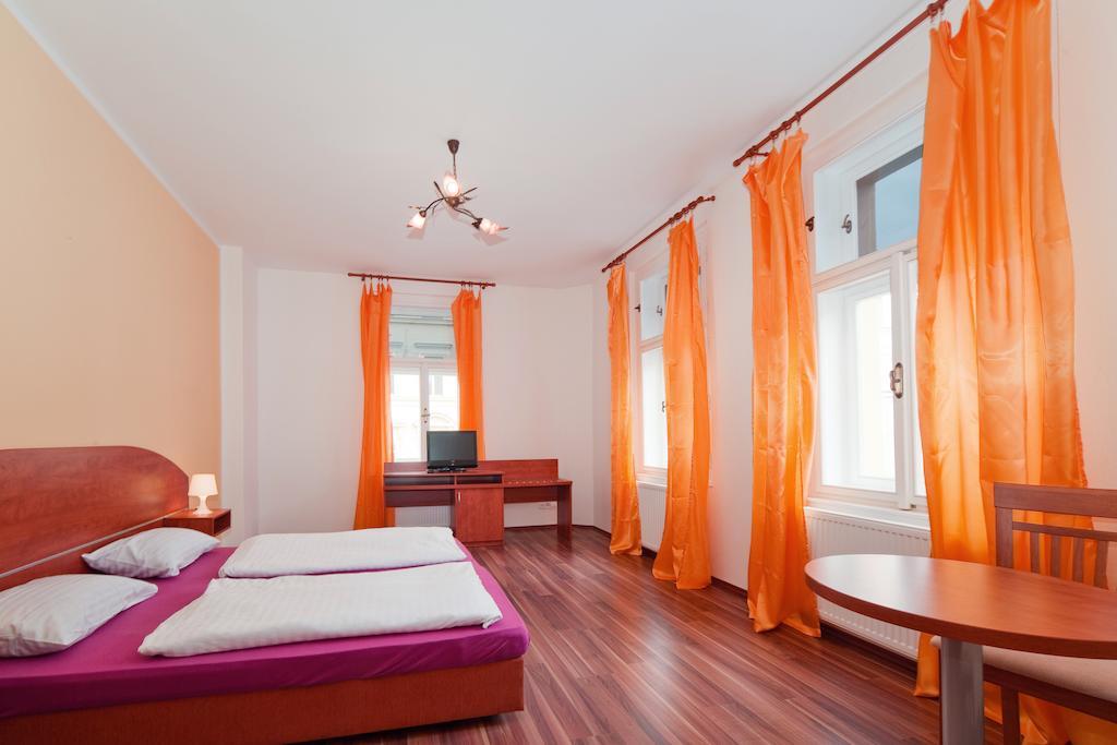 Amandment Aparthotel 3*
