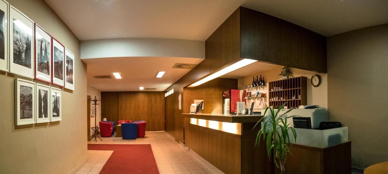 Otel Inos 3*