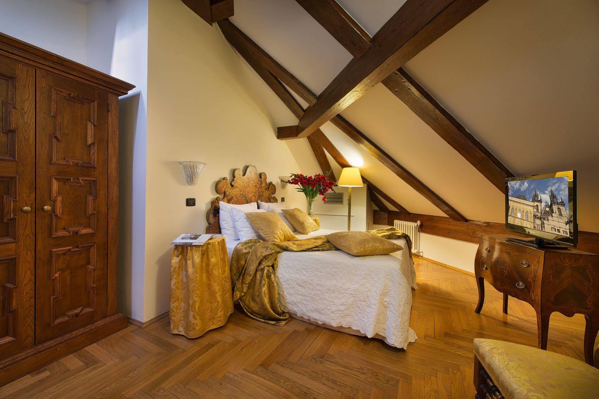 Charles Bridge Palace 4* Prague