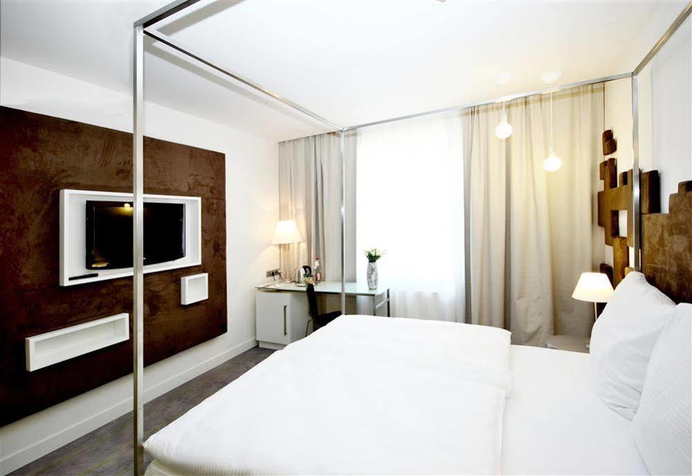 Pure White Hotel 4*
