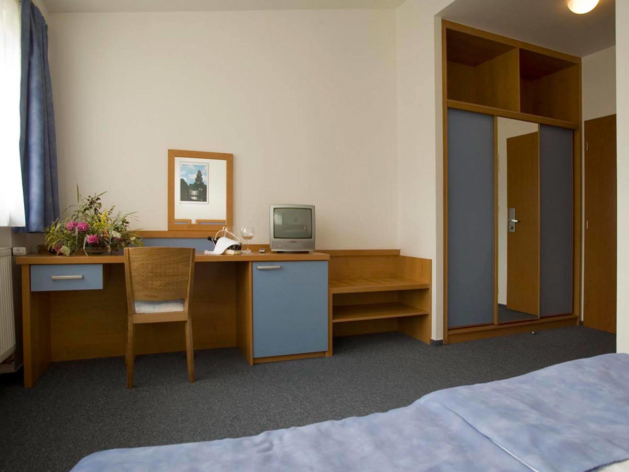 Ea Populus Otel