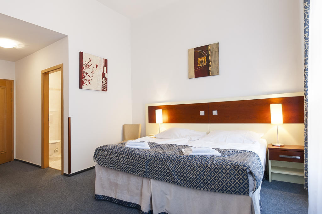 Atos 3* Prague