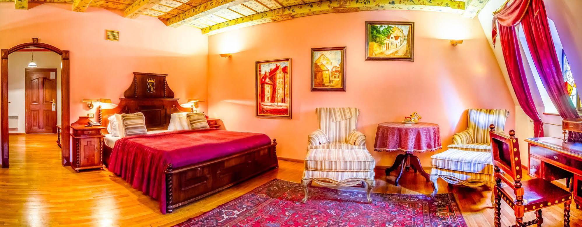 The King Charles Hotel