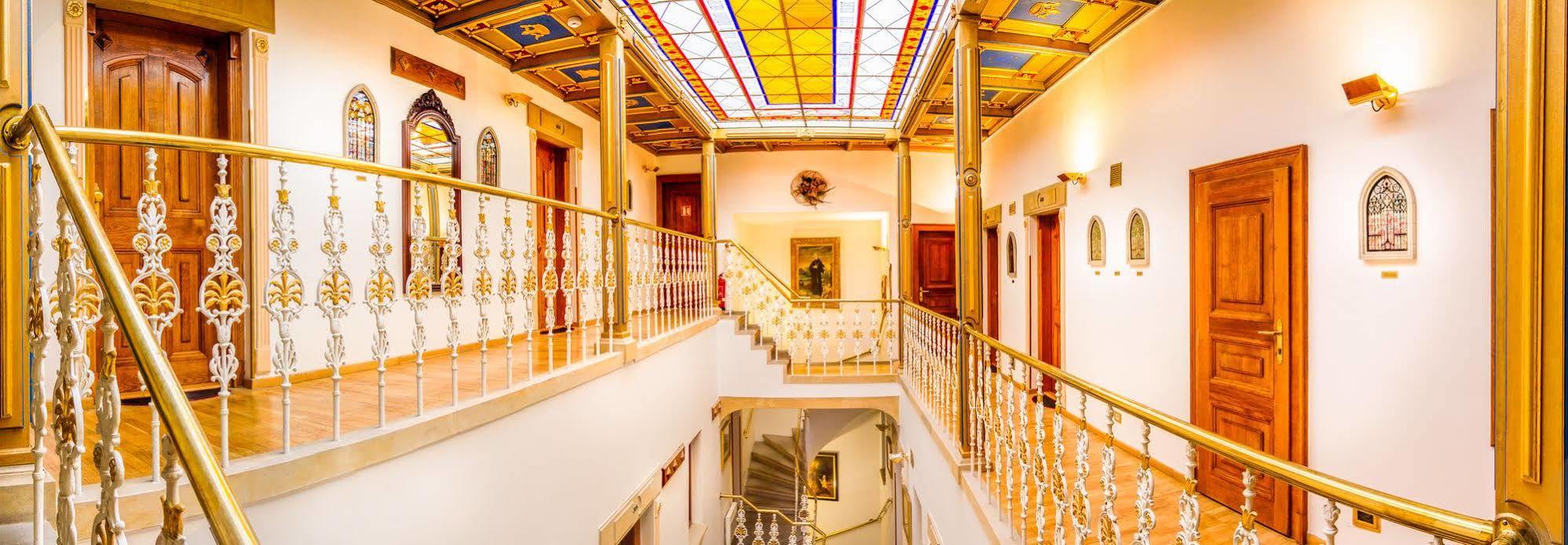 The King Charles Hotel