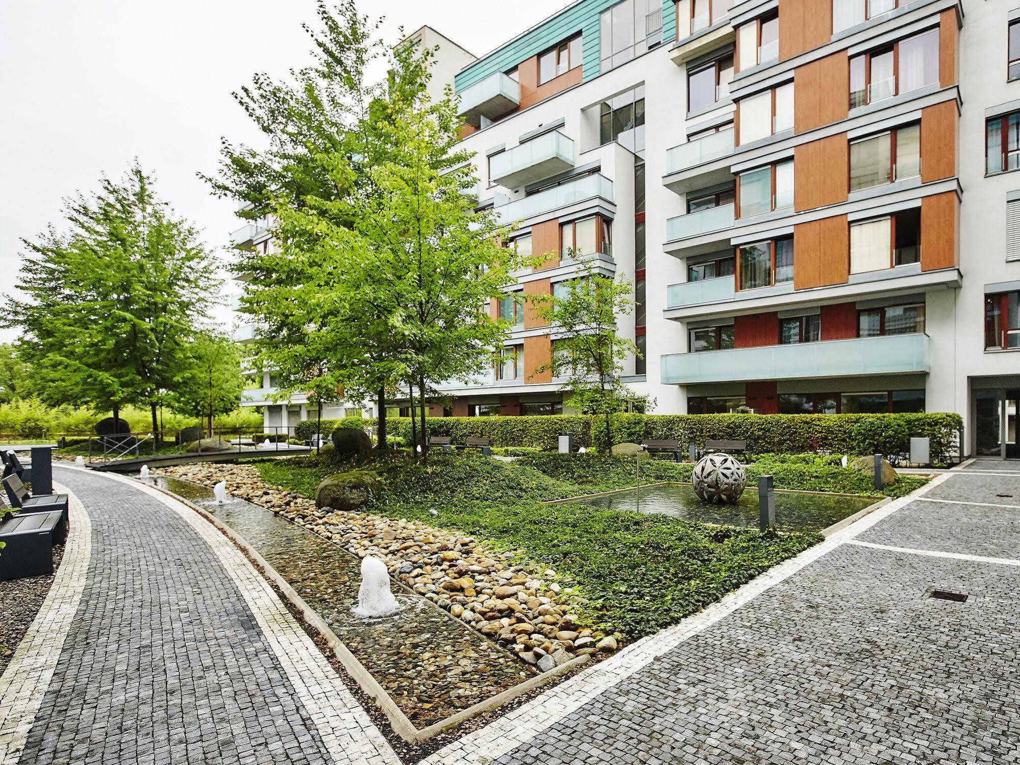 Waterfront Apartment Prague