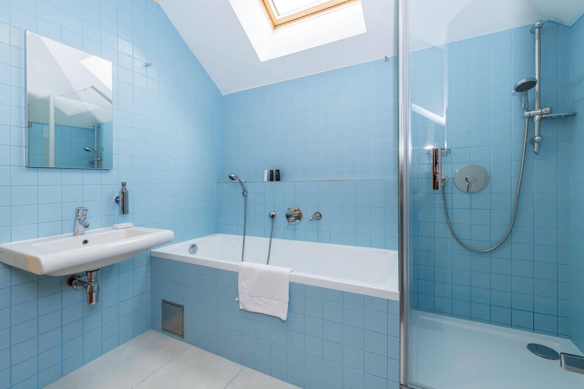 Louren - The Bridge Inn Aparthotel Praga