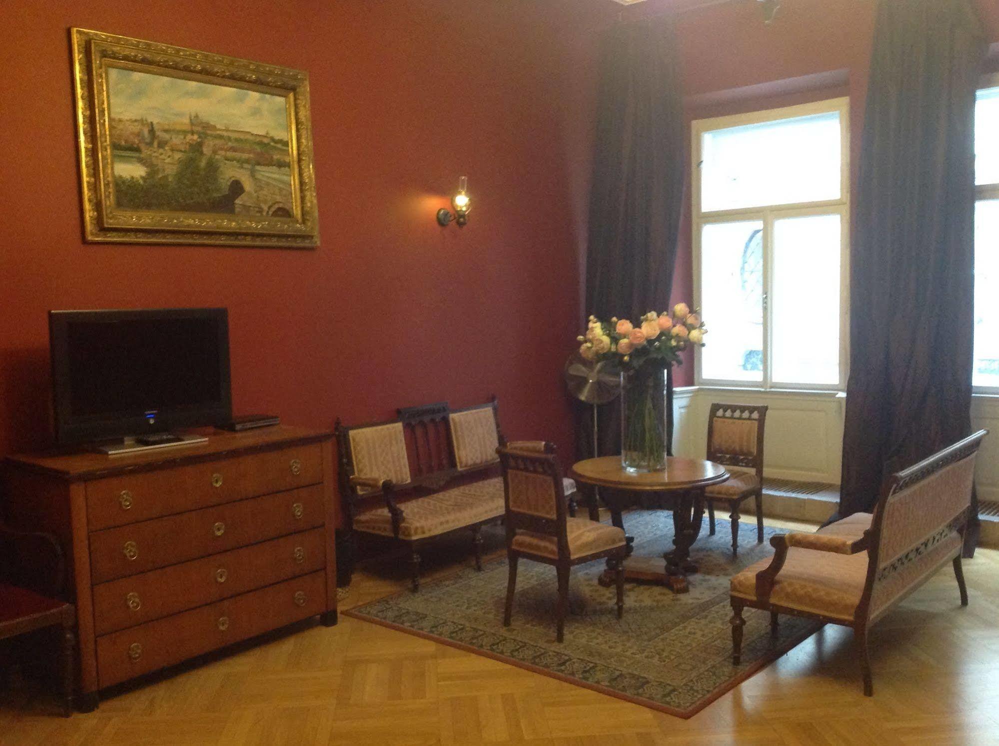 Small Luxury Palace Otel 4*