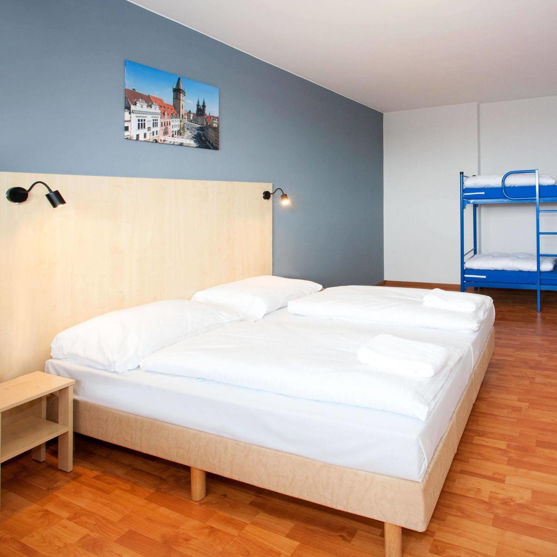 Hostel A&o Metro Strizkov