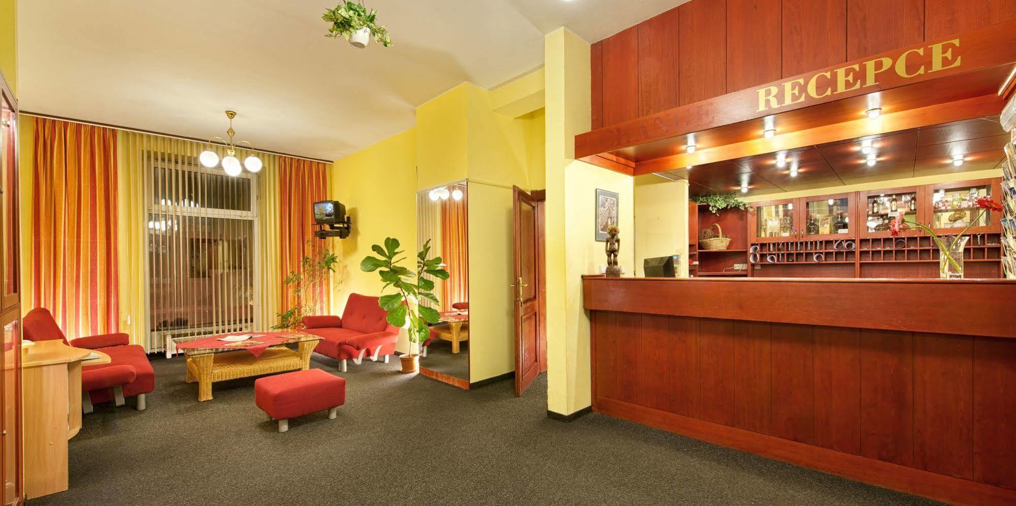 Henrietta 3* Prague