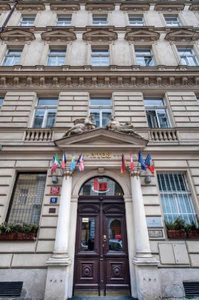 Atos Hotel 3*