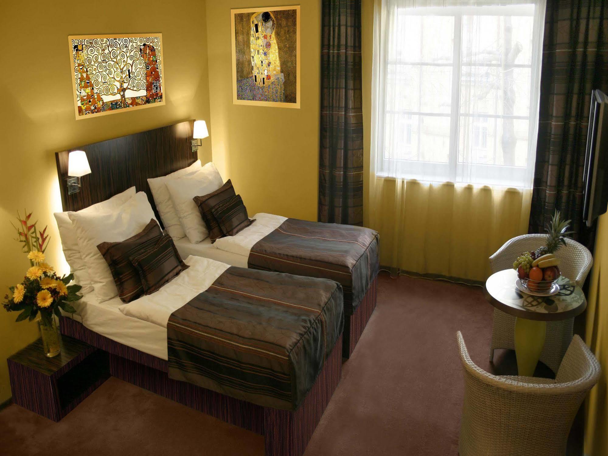 Ea Crystal Palace 4* Praga