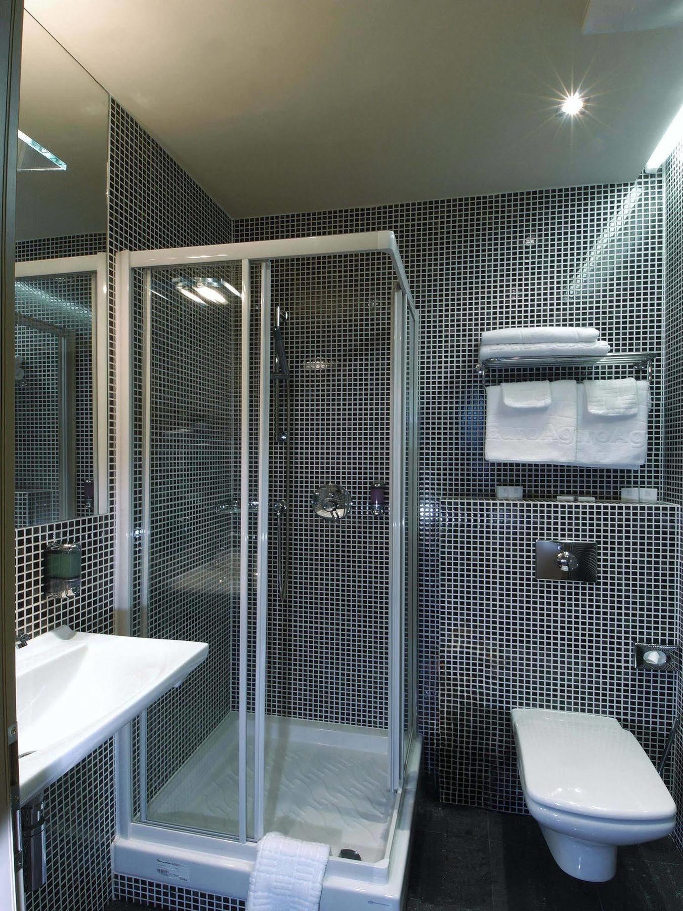 Hotel Ea Crystal Palace