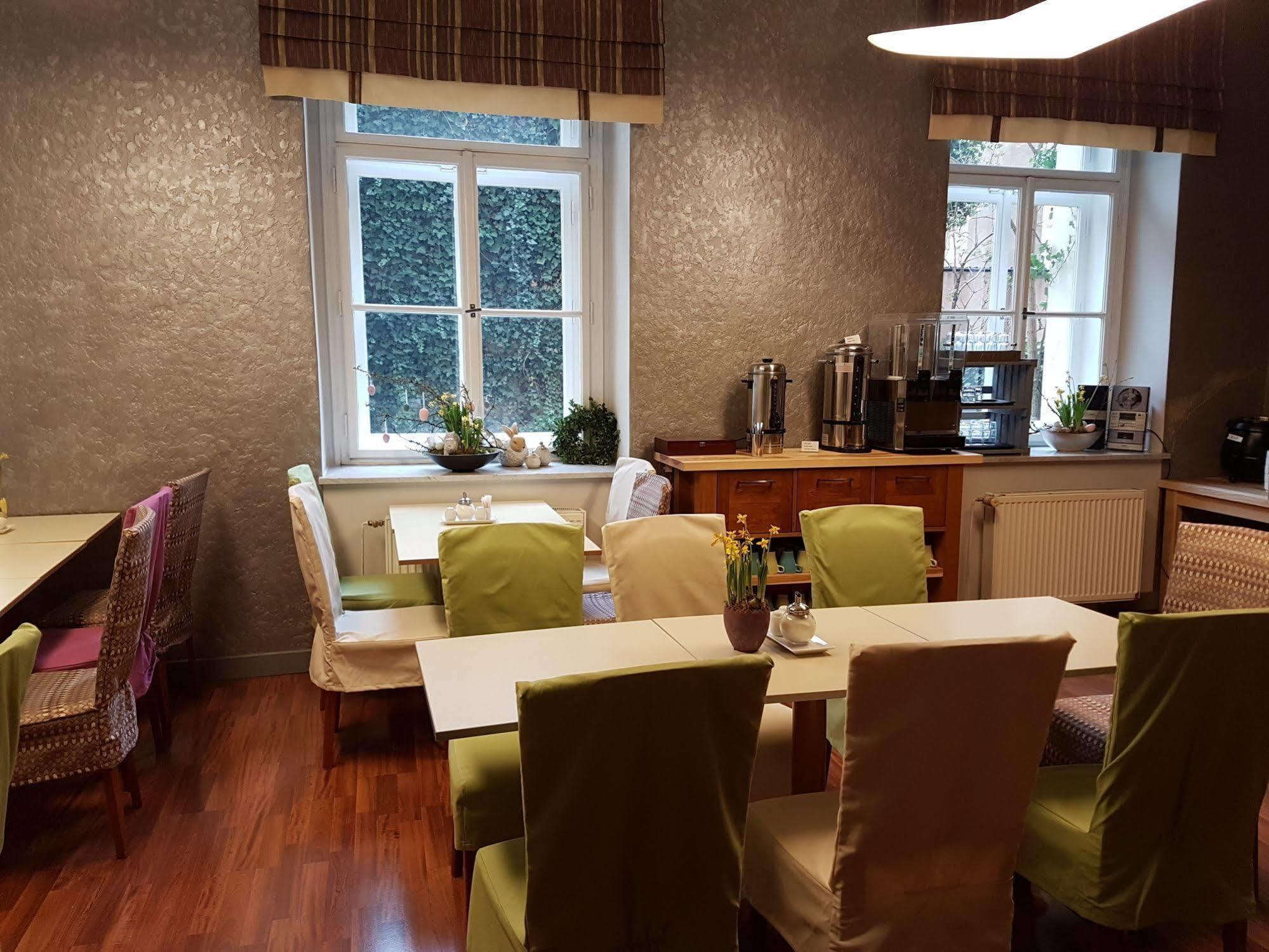 Hotel Centre Plaza 3*