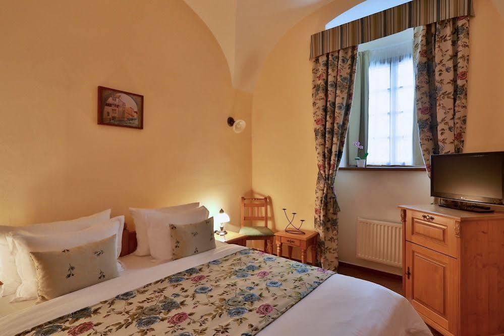 Questenberg Hotel 4*