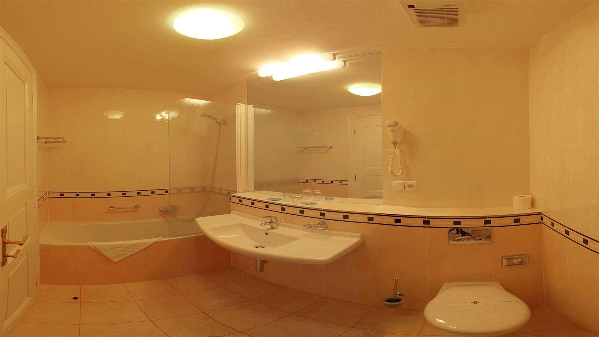 Anna Hotel 3*