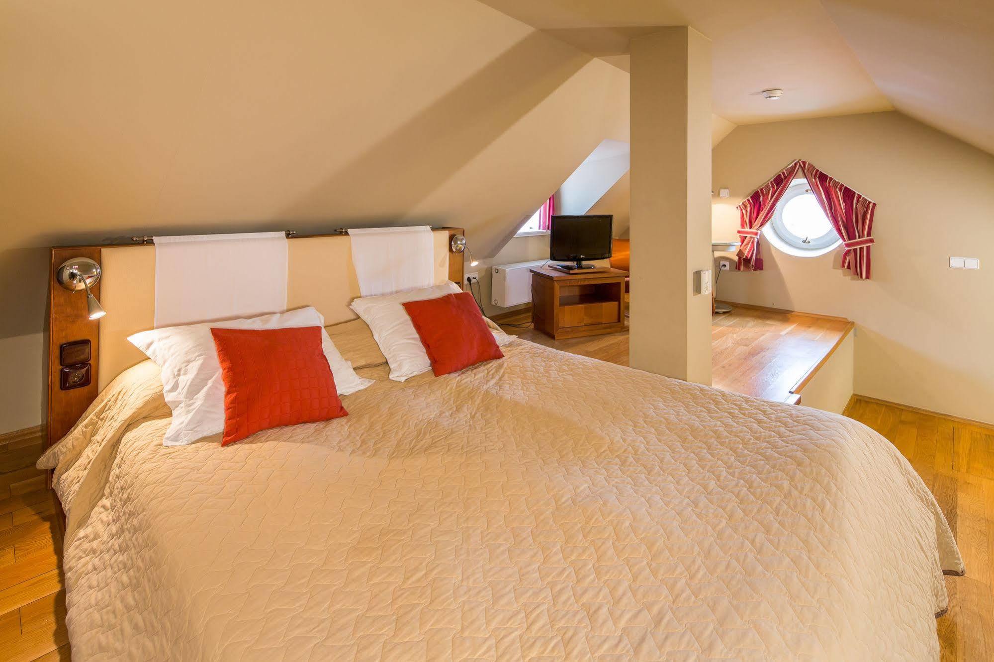 The Golden Wheel Hotel Prague