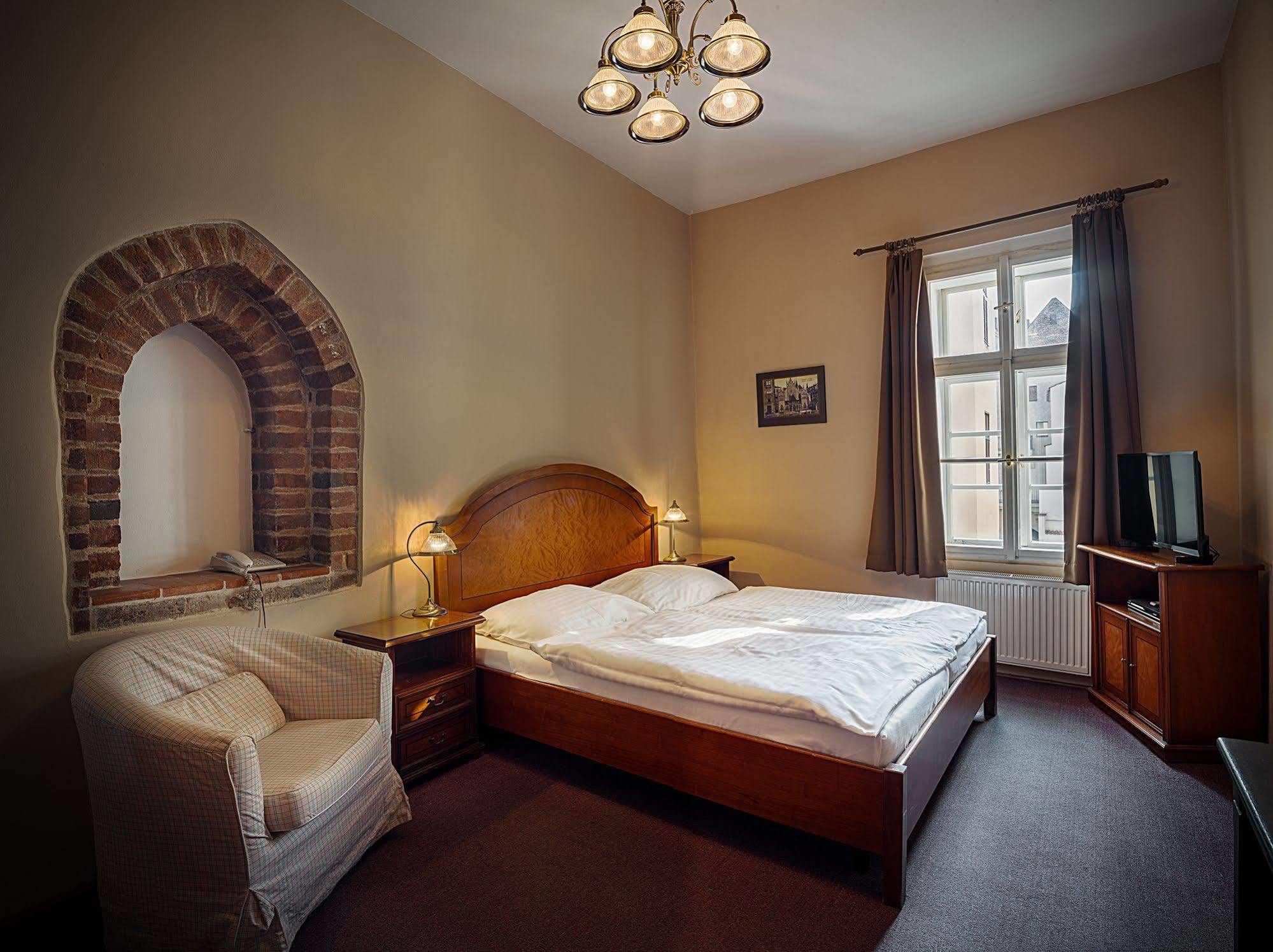 U Tri Bubnu Otel Prag