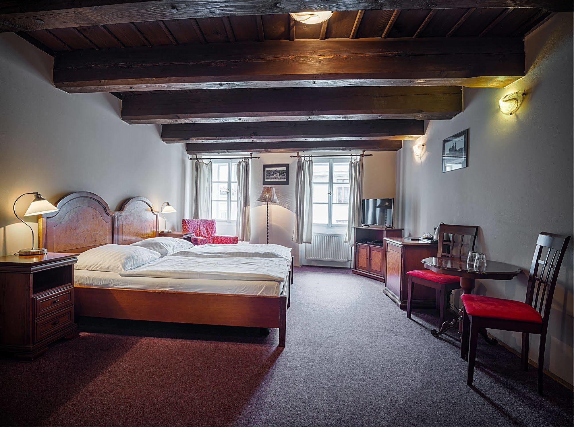 Otel U Tri Bubnu Prag