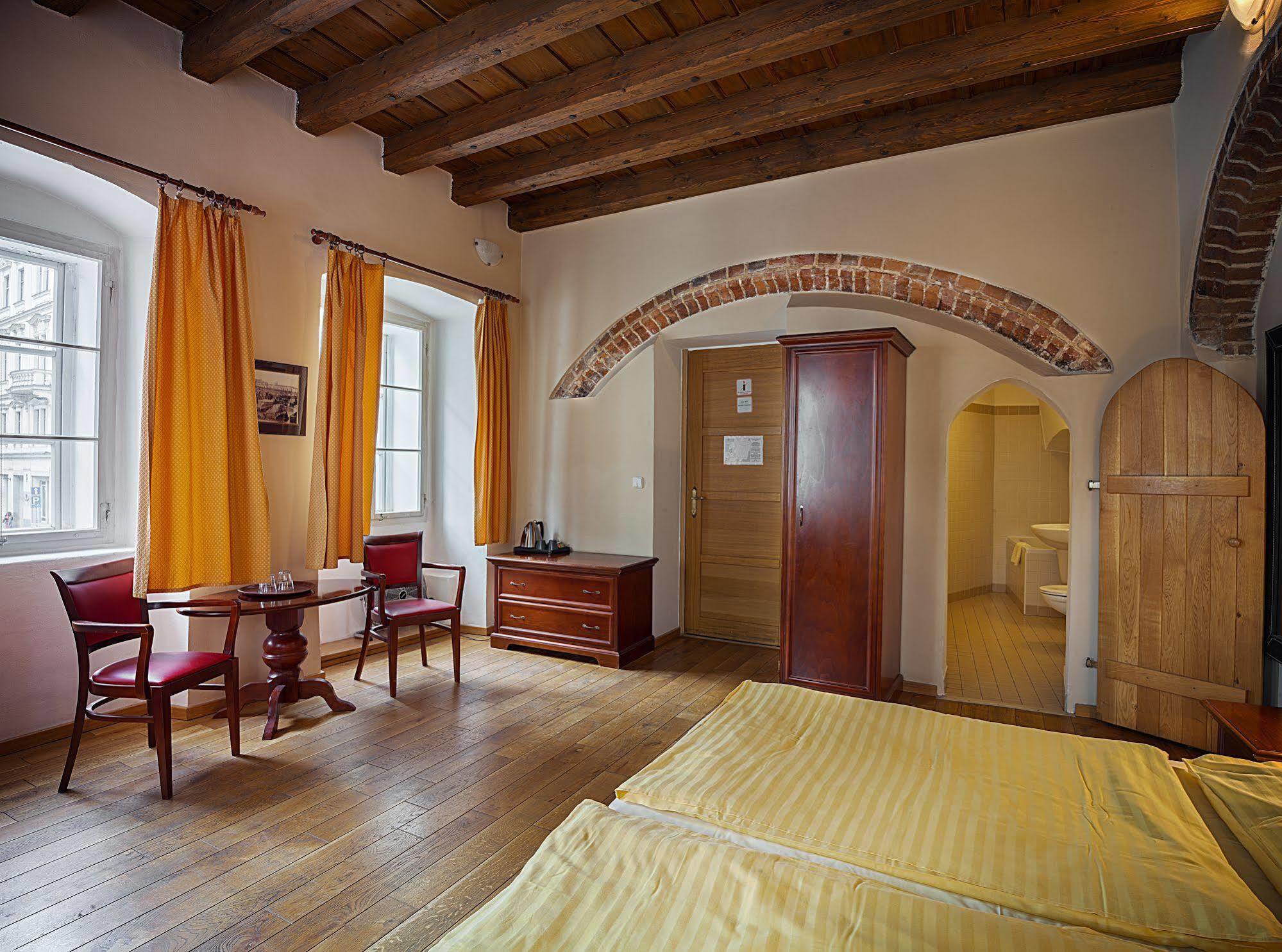 U Tri Bubnu Otel 3*