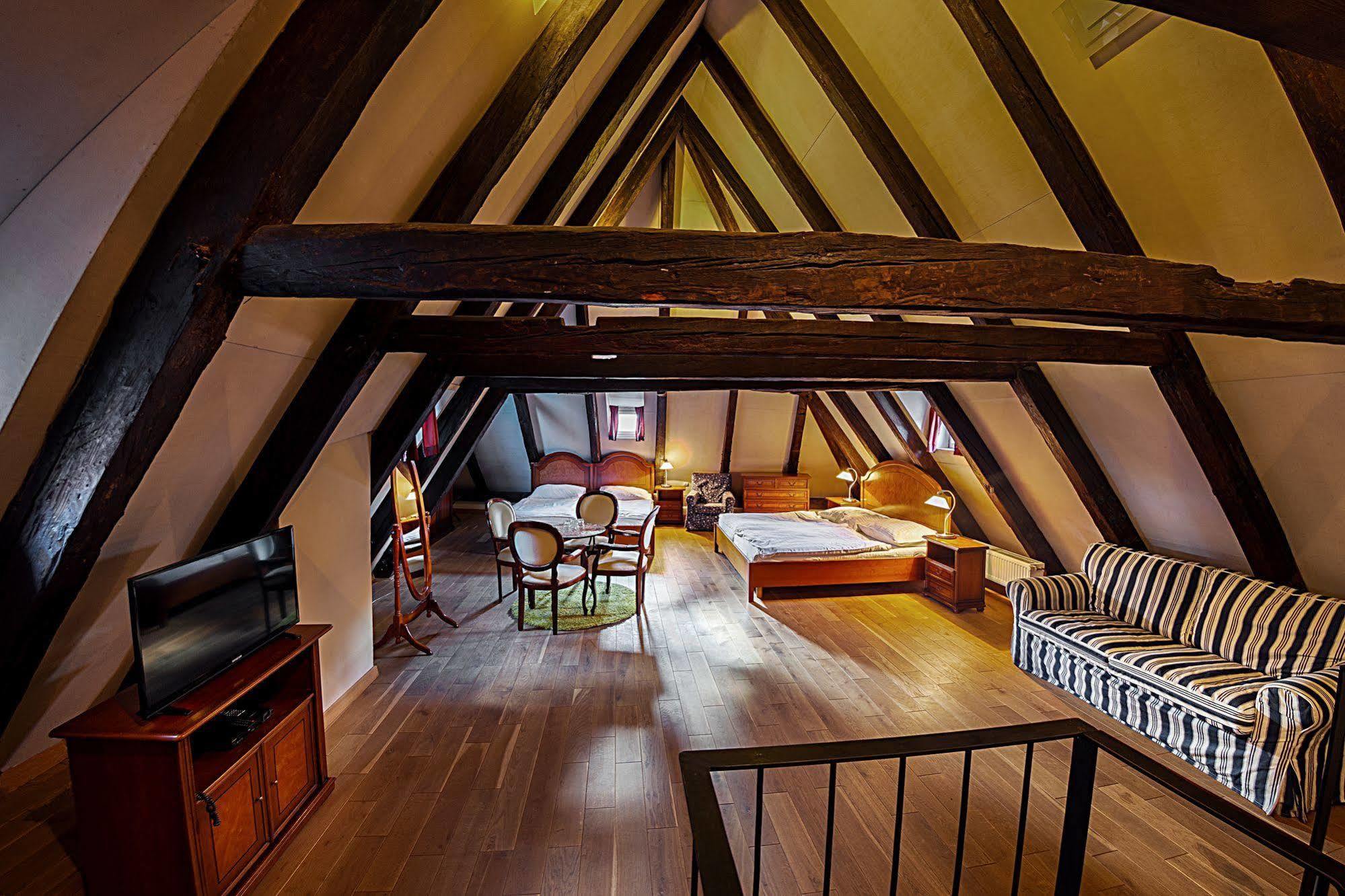 Otel U Tri Bubnu Prag