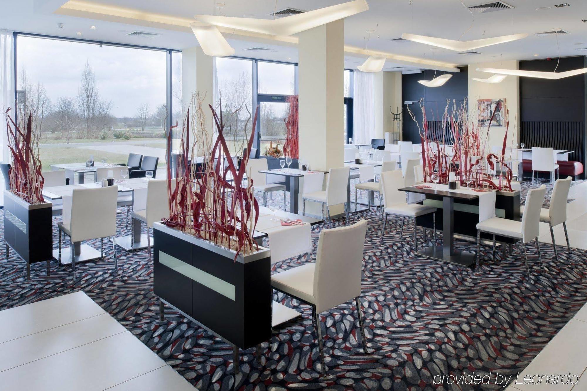Airport By Ihg Otel Prag