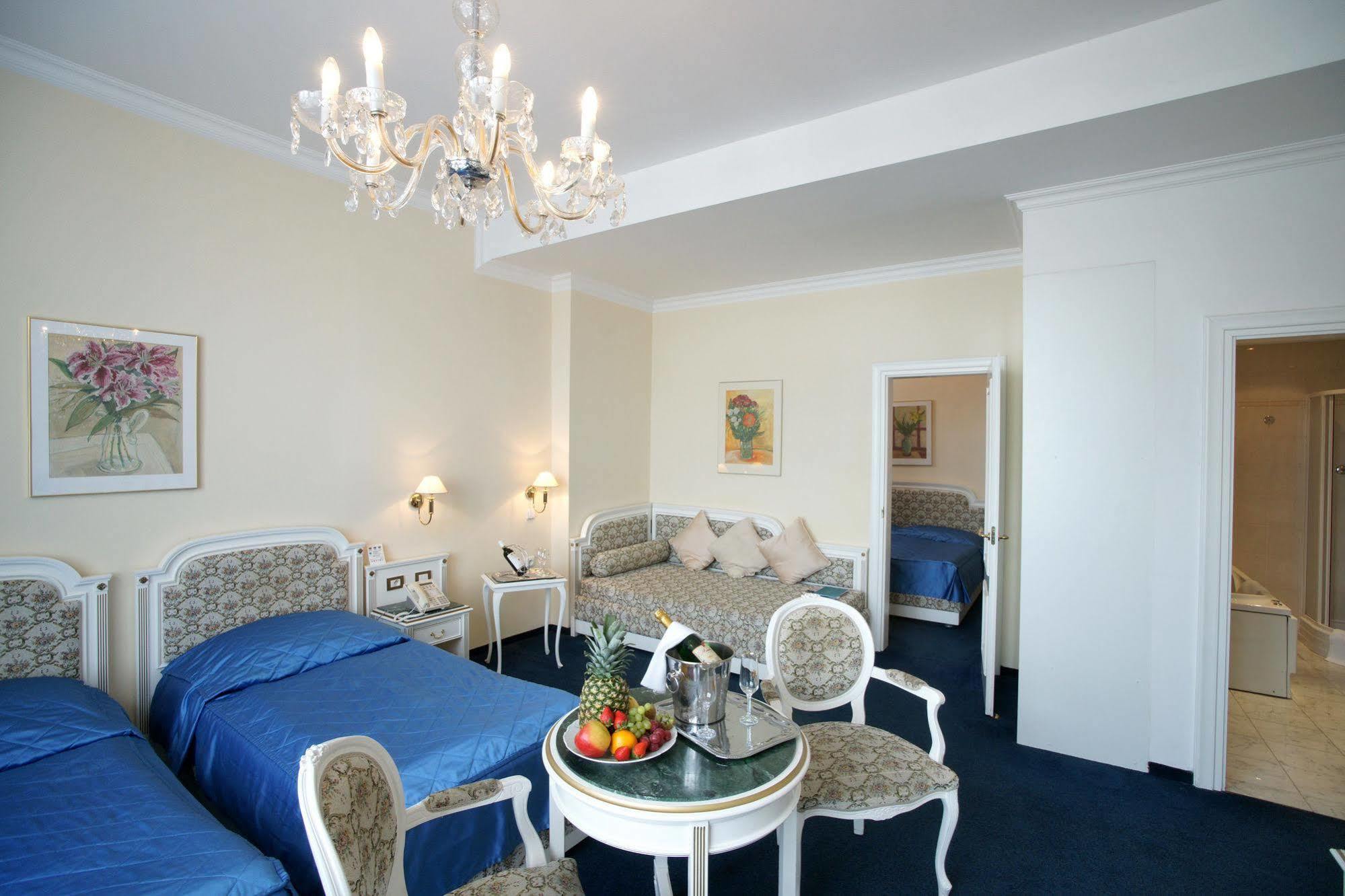 Ambassador Zlata Husa 5* Praga