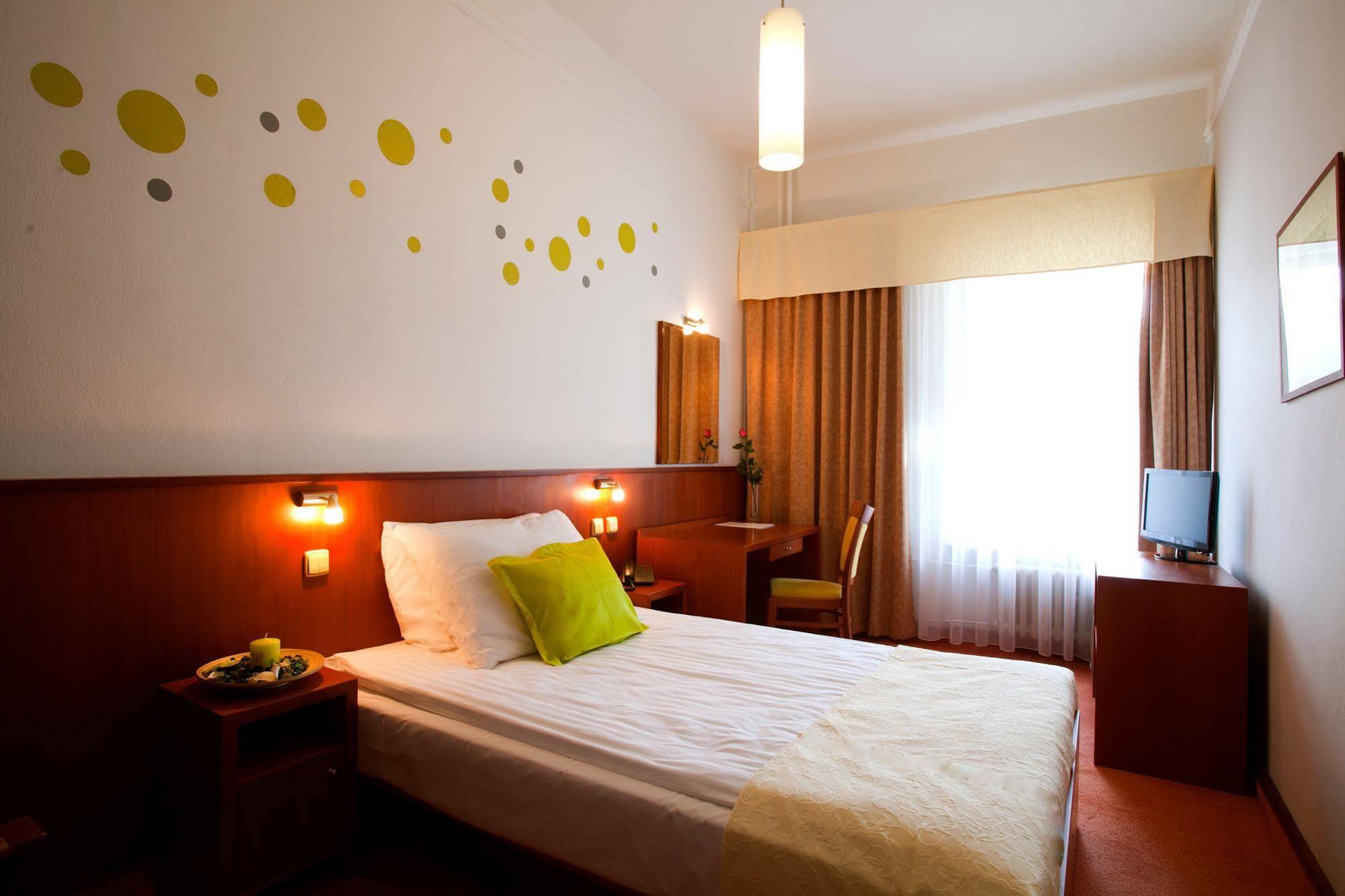 Atlantic 3* Prague