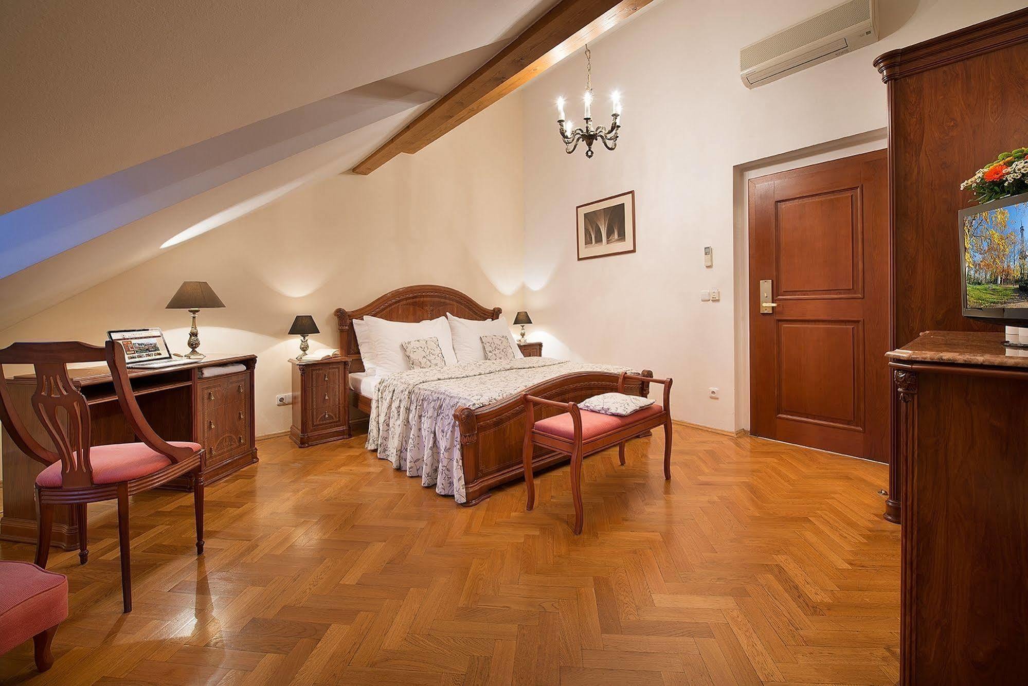 Boutique Constans 4* Prague