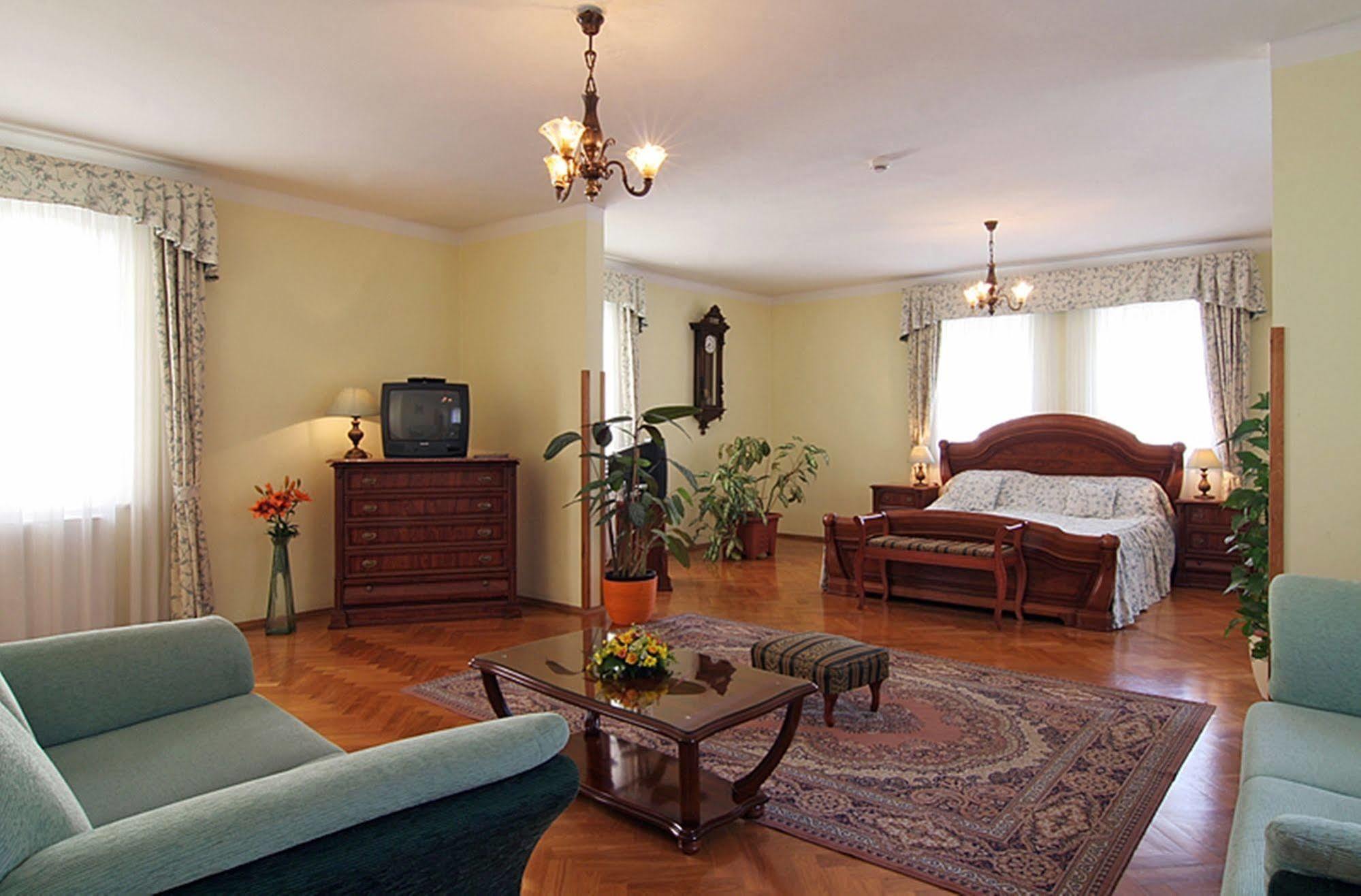 Boutique Constans 4* Prague