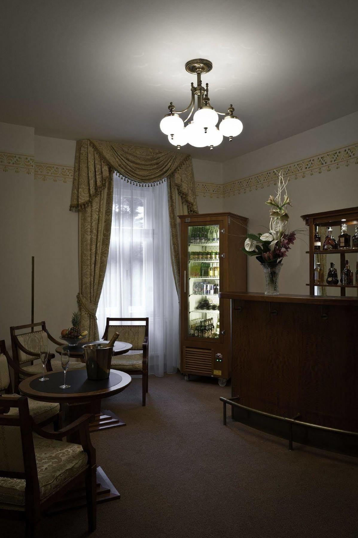 Amigo Centre Hotel