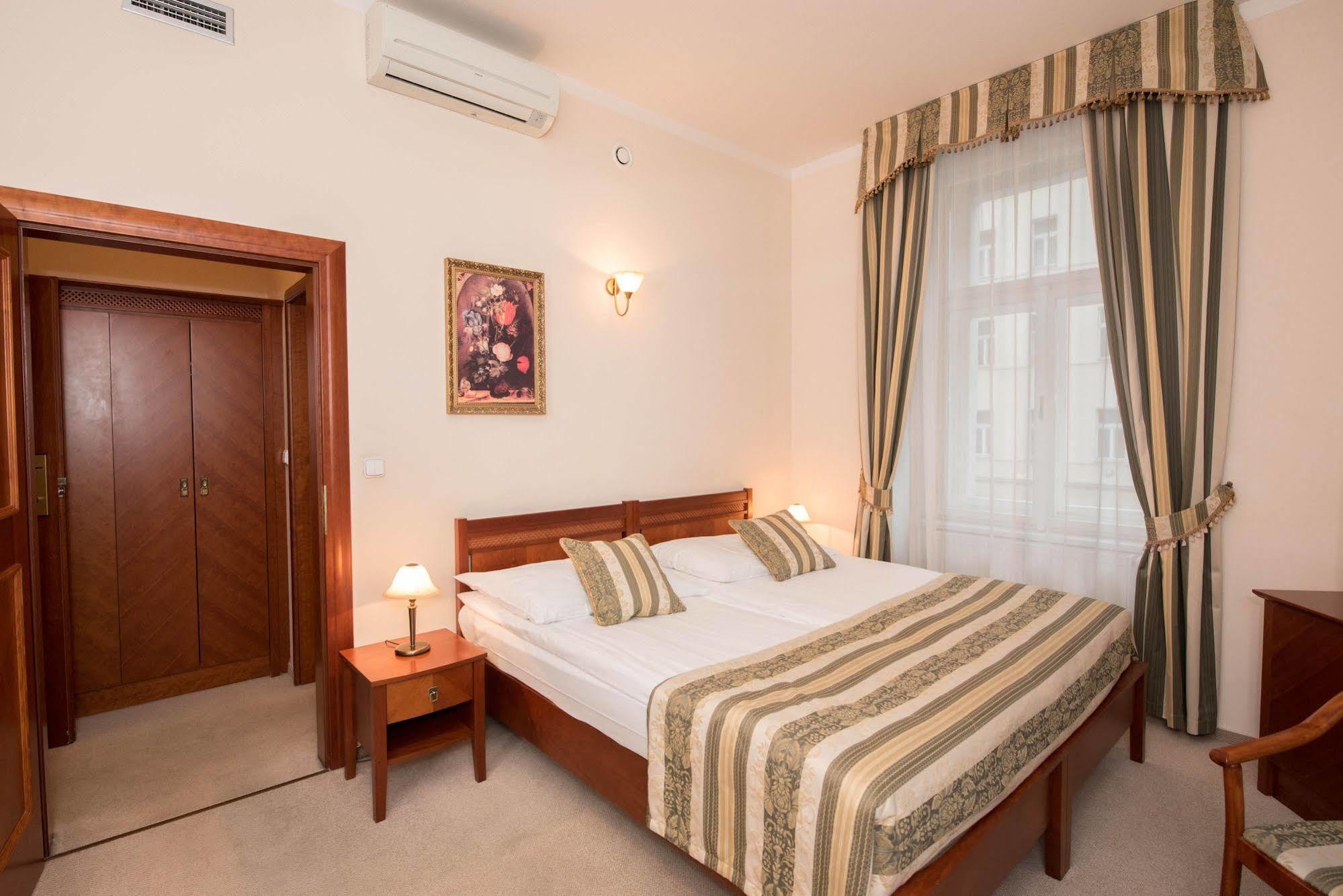 Amigo Centre Otel 4*