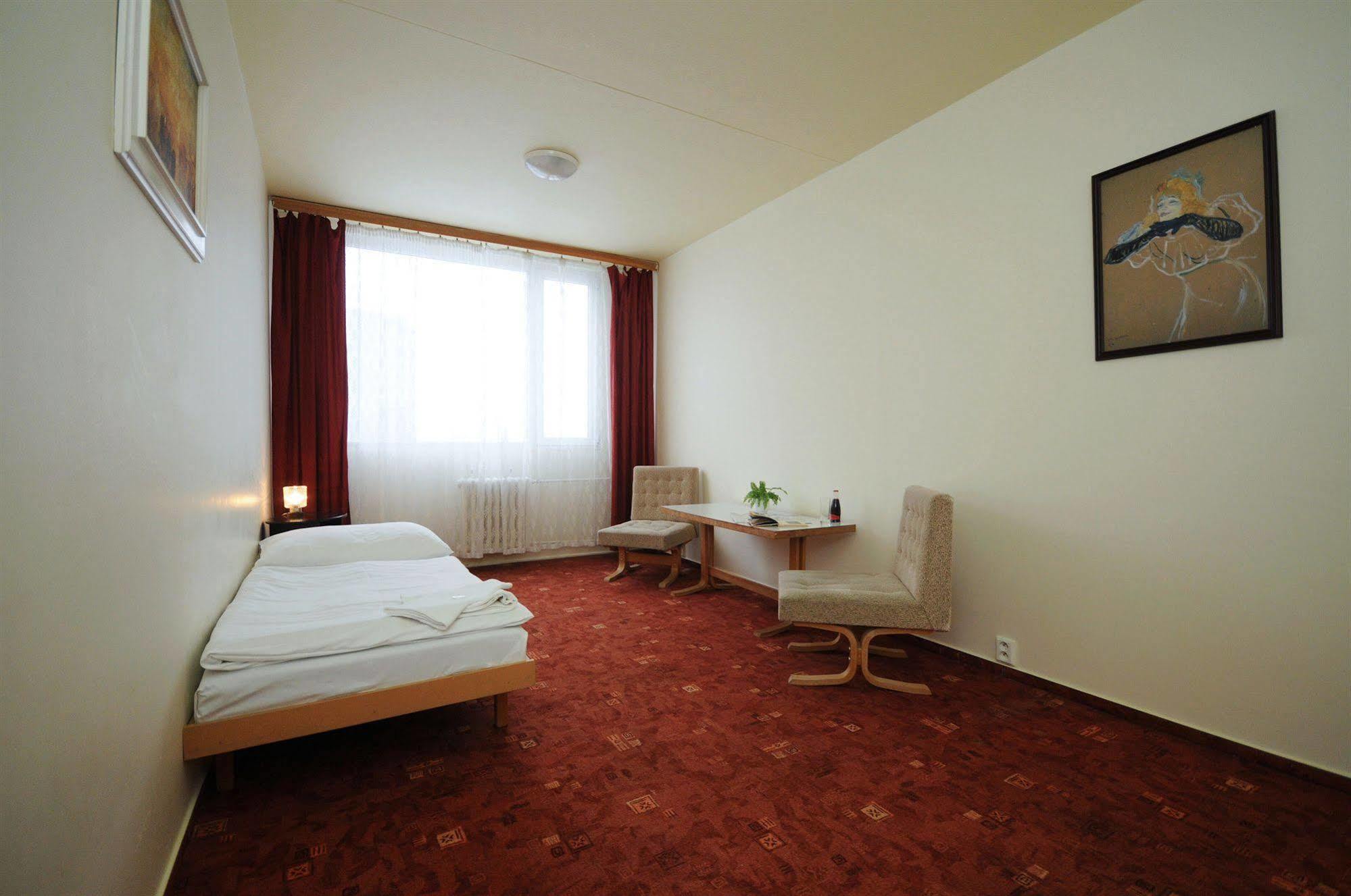 Easy Star 2* Prague