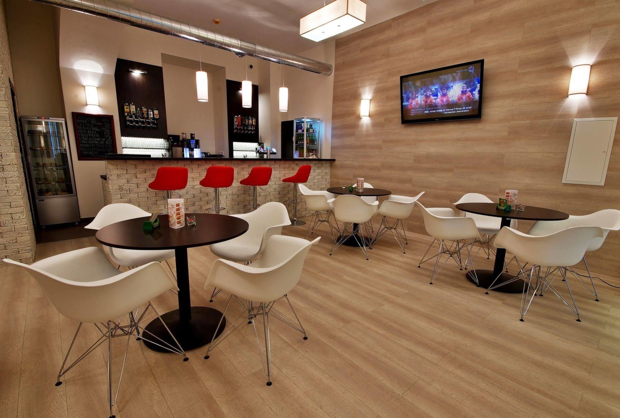 Hotel Adeba 3*