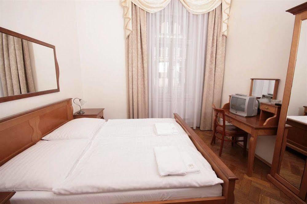 Hotel Brezina 3*