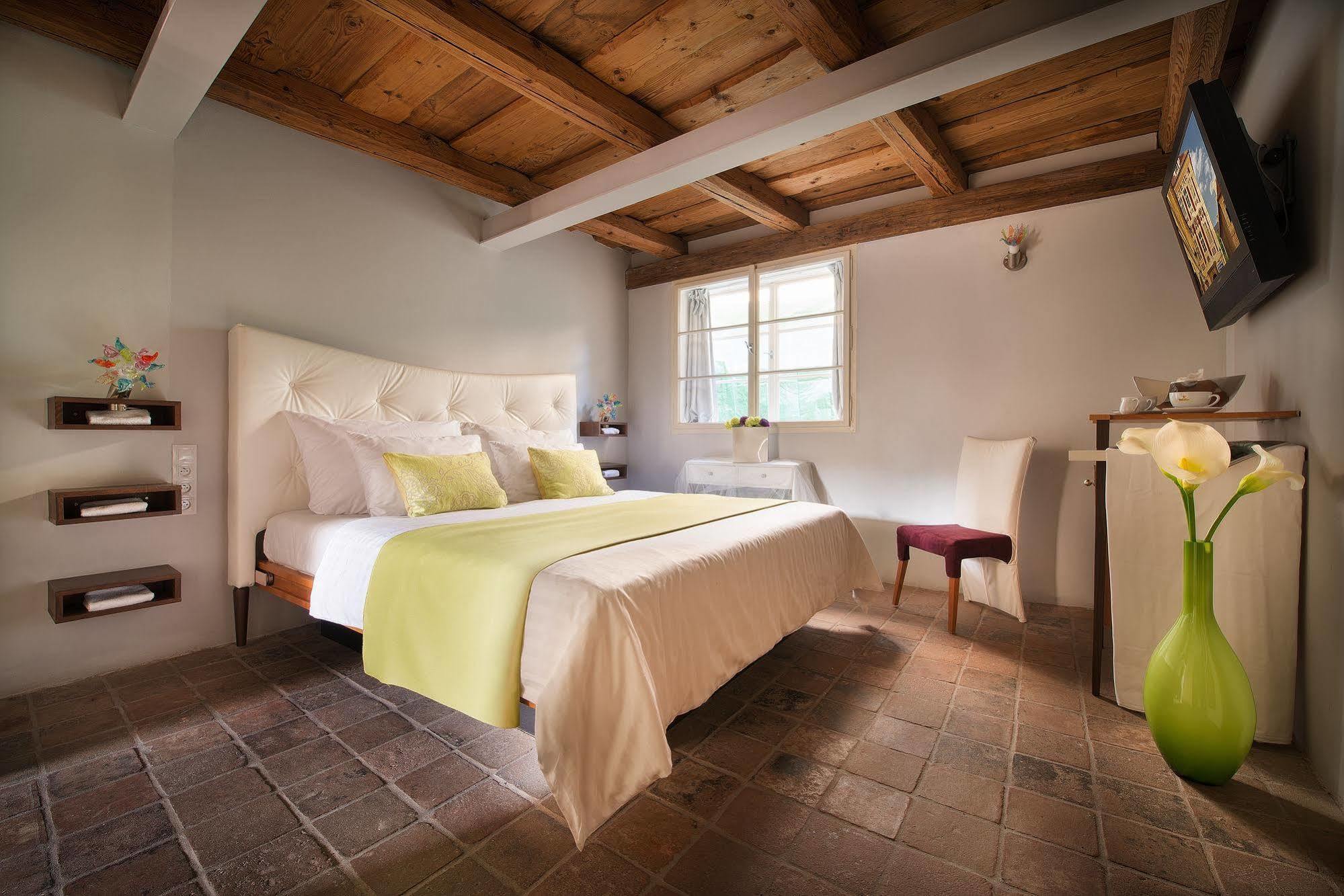 Design Neruda 4* Prague