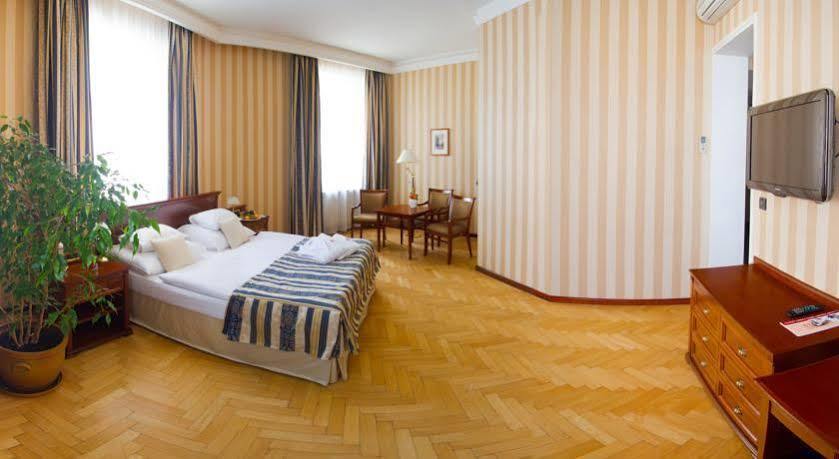 Rott 4* Prague