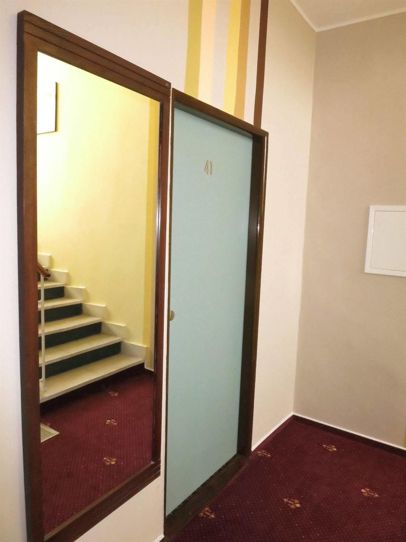 Mira Hotel