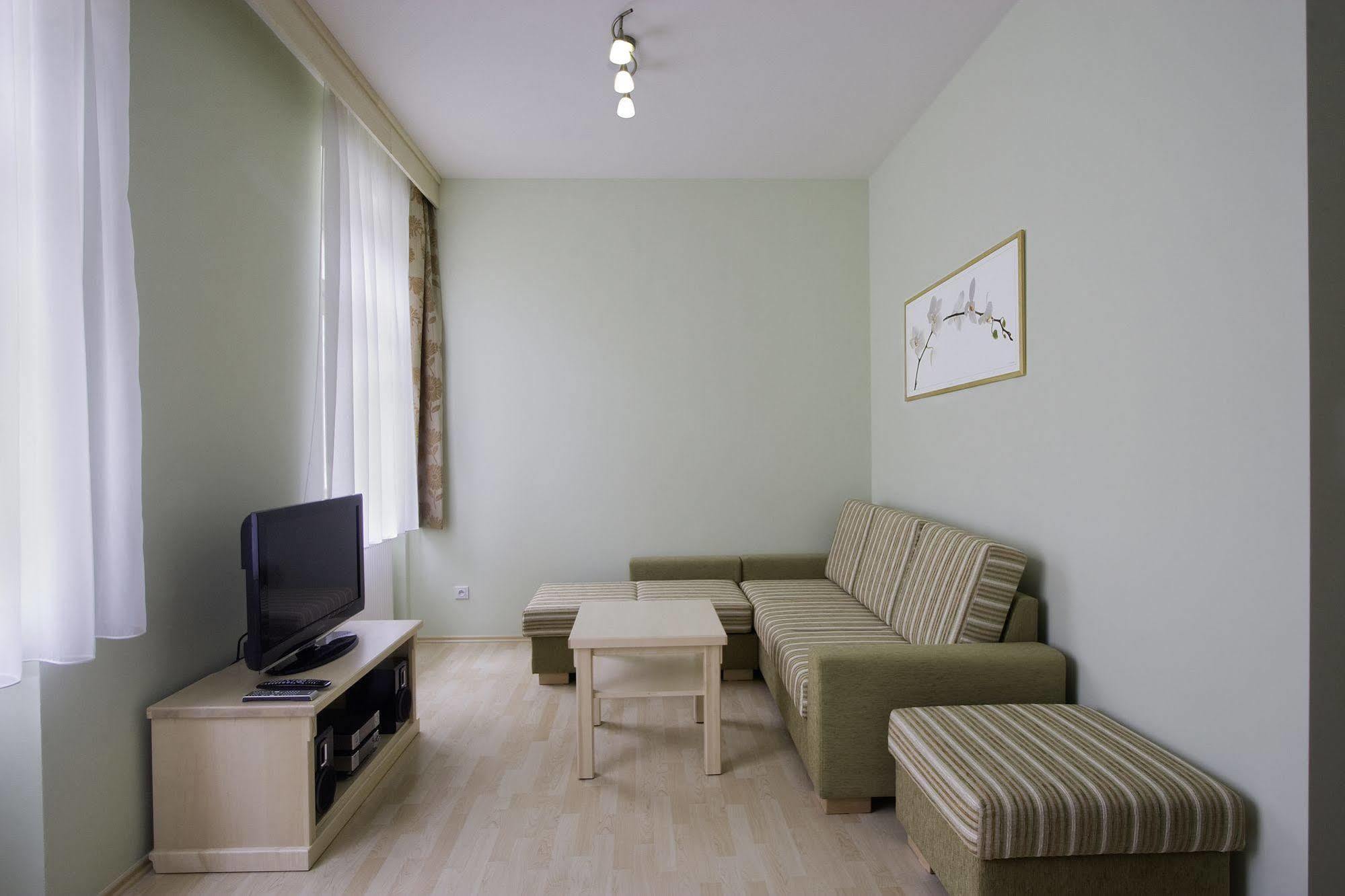 Andel Aparthotel 3*