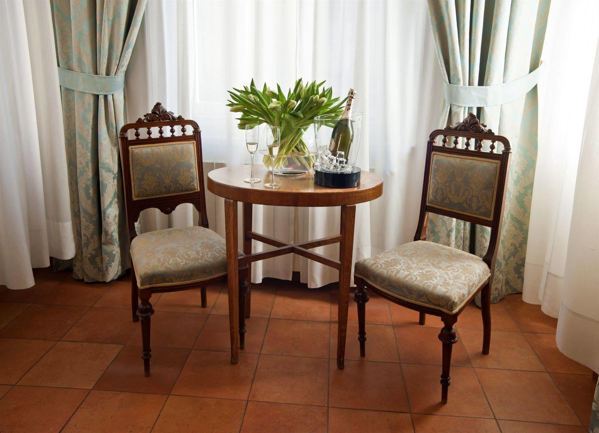 Caesar Hotel 4*