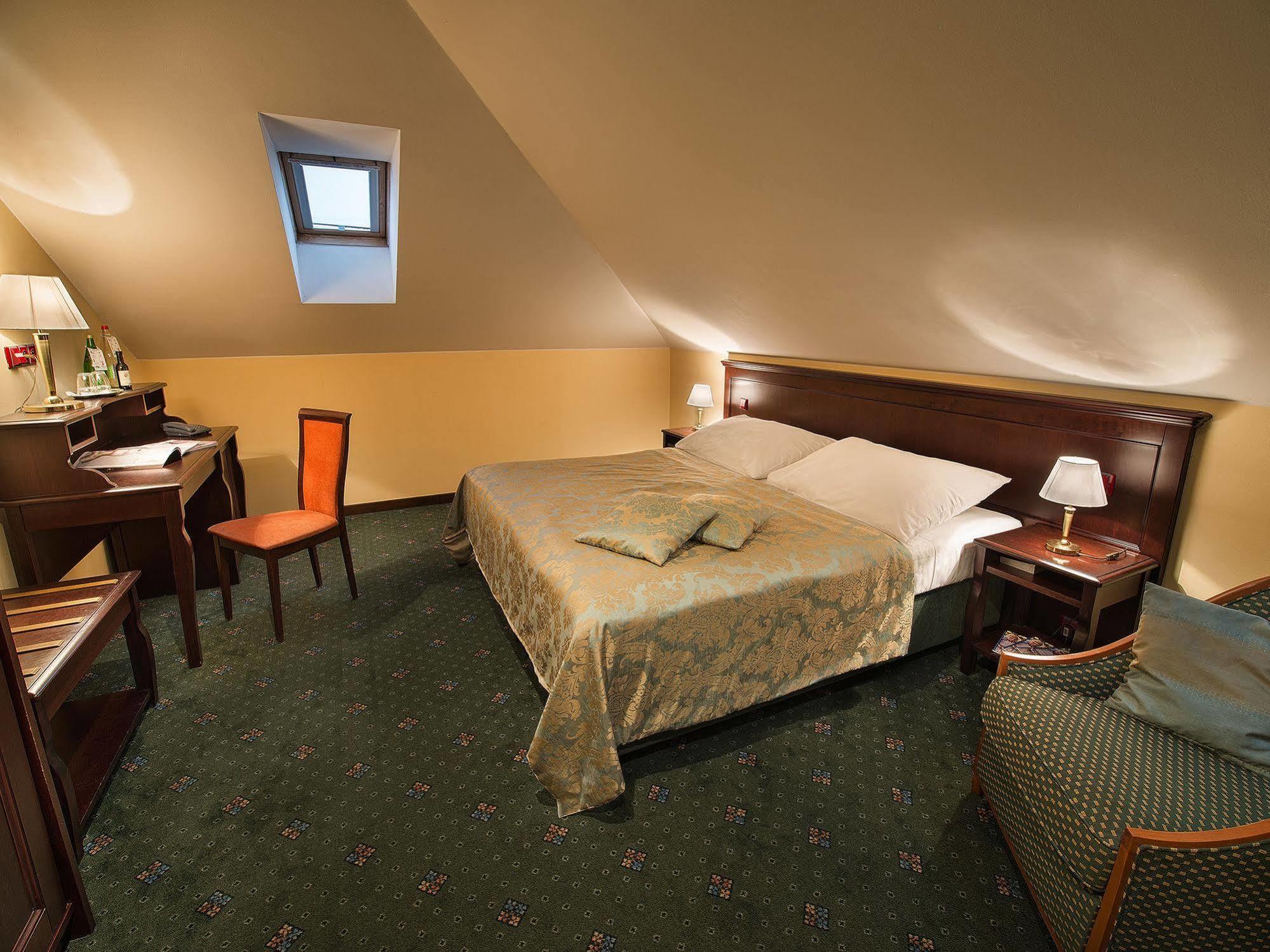 Ea Downtown 4* Prague