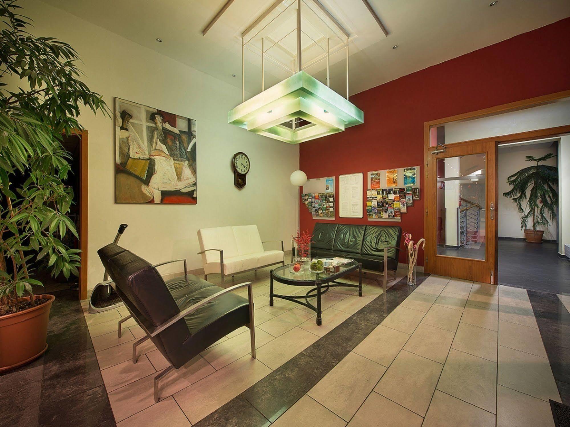 Rezidence Emmy Hotel 4*