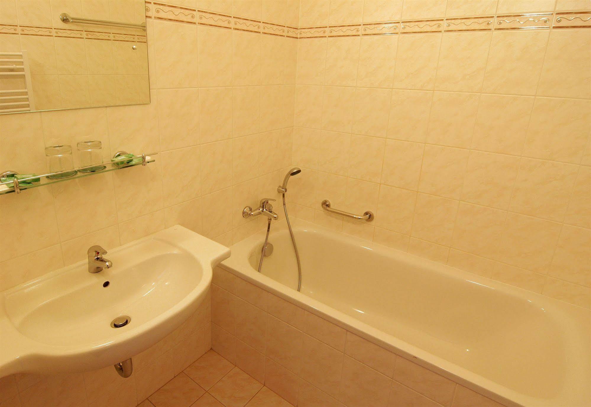 Hotel Rezidence Emmy 4*