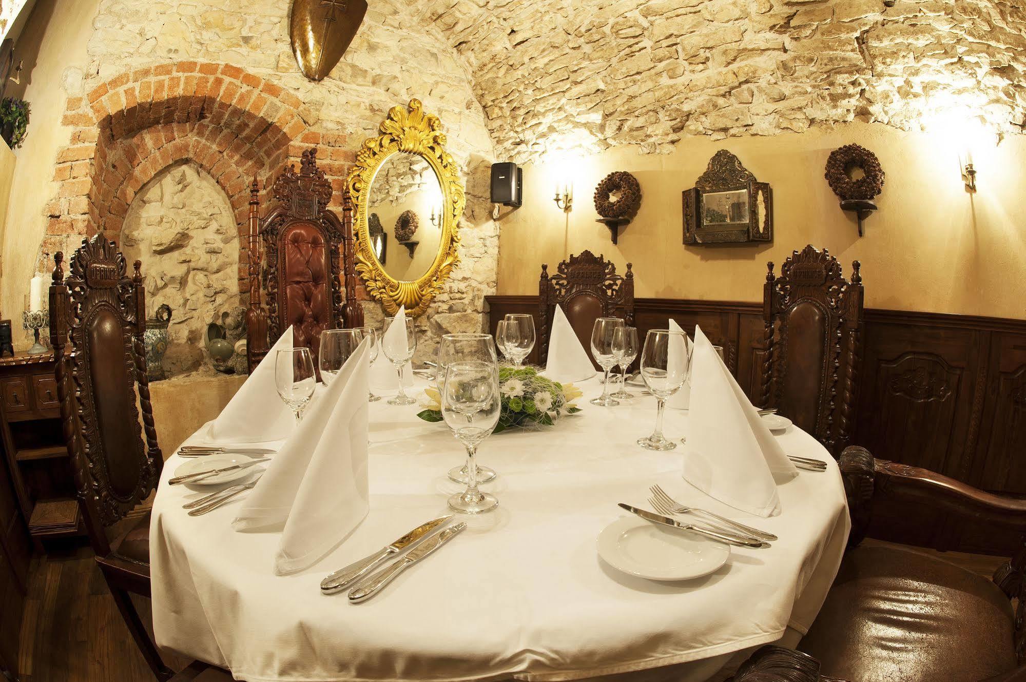 U By Bhg Hotel Praga